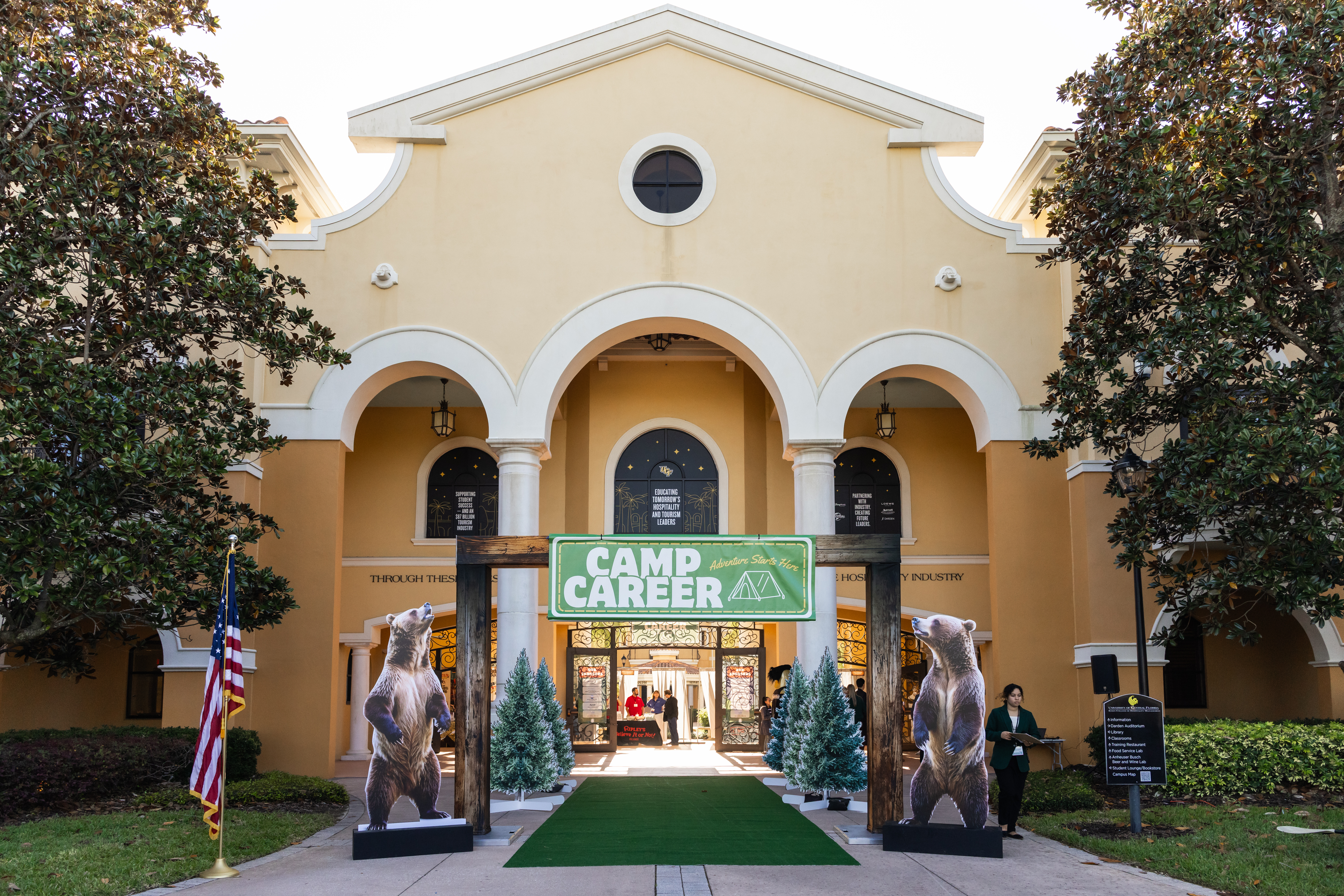 Career Fair Live 1